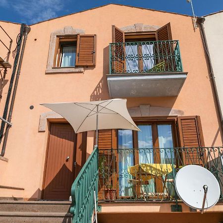 Belvilla By Oyo Casa Santa Giusta بوسا المظهر الخارجي الصورة